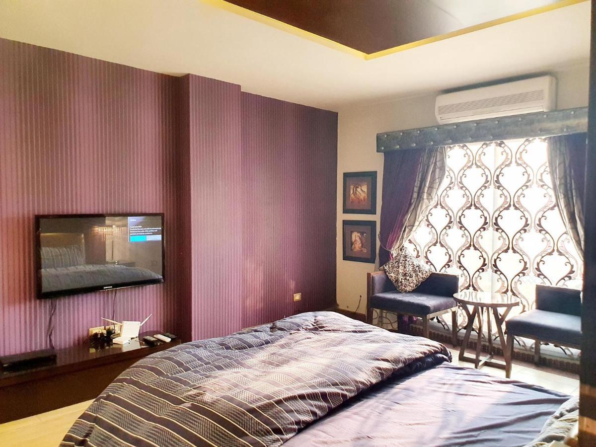 Luxurious Boutique One Bed Apartment In Bahria Town Rawalpindi Bagian luar foto